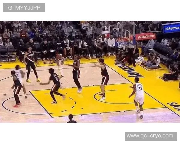 亚历山大空砍准三双！雷霆队遭开拓者22分大逆转，NBA自此无全胜球队