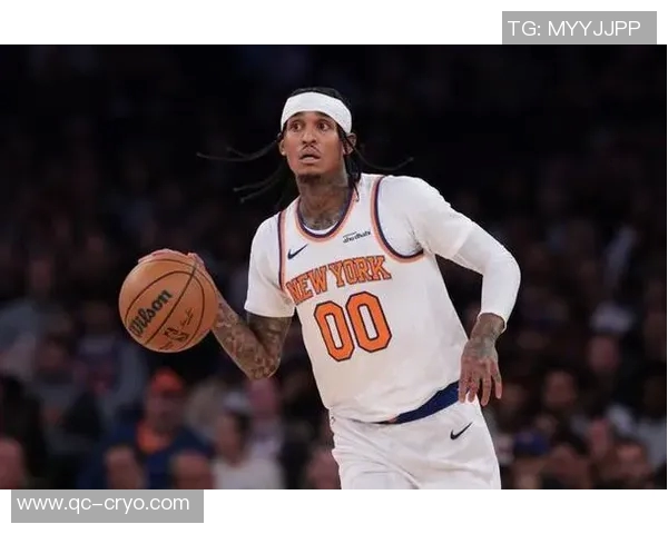 乔丹克拉克森因犯规被罚下尼克斯队友嬉笑调侃场面热闹